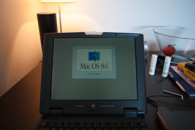 Mac OS 8.6 Boot Screen